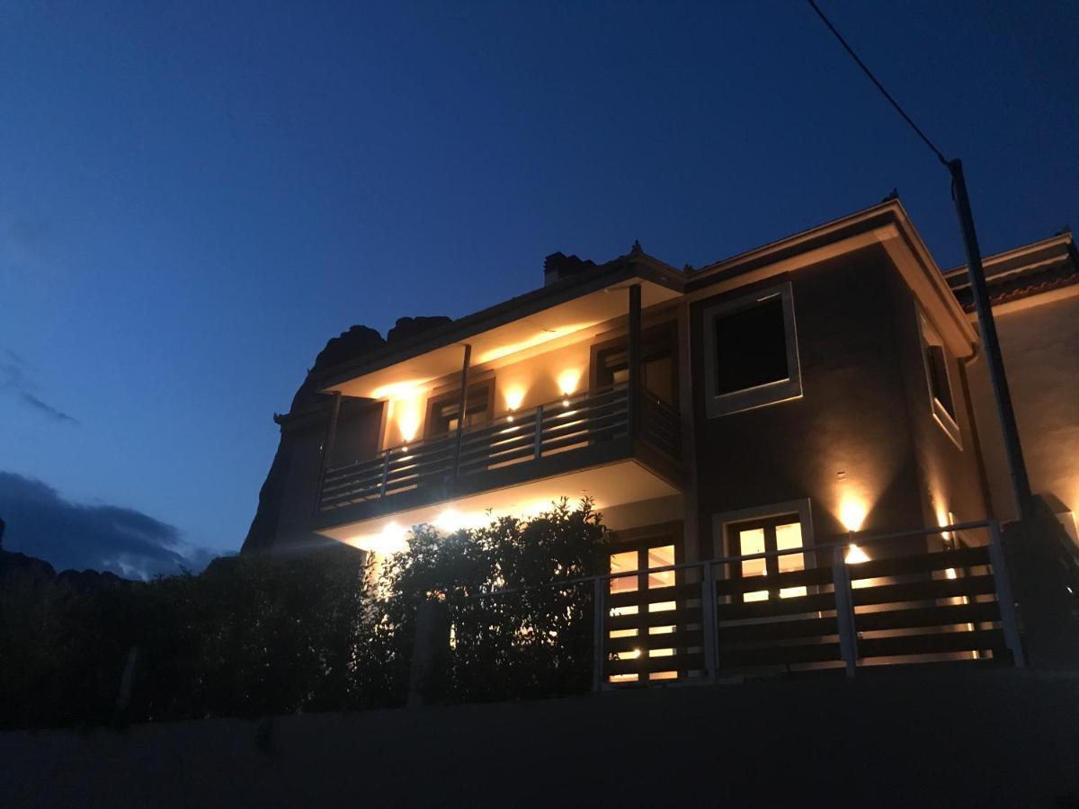 Villa Under Meteora Калампака Экстерьер фото