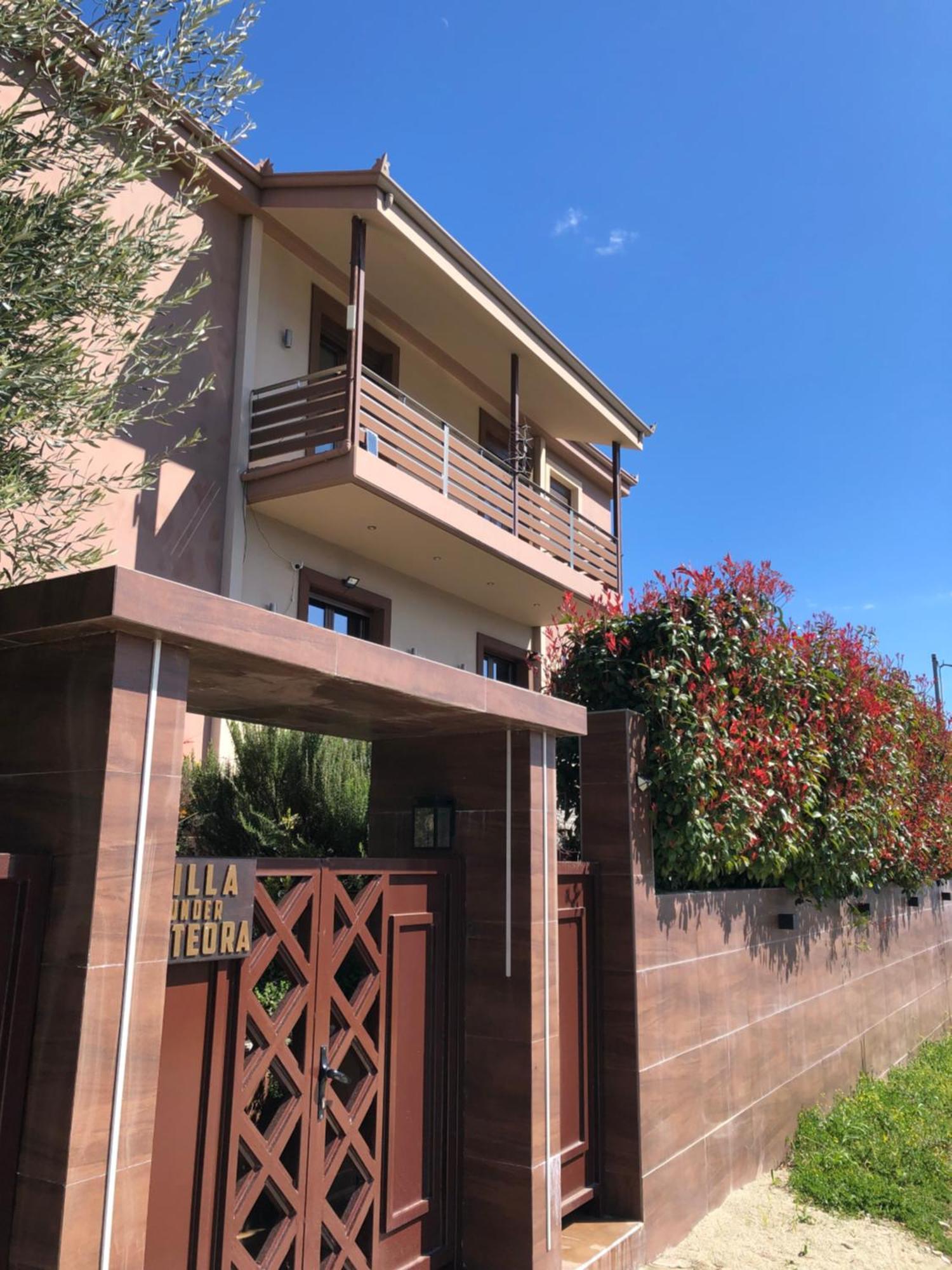 Villa Under Meteora Калампака Экстерьер фото