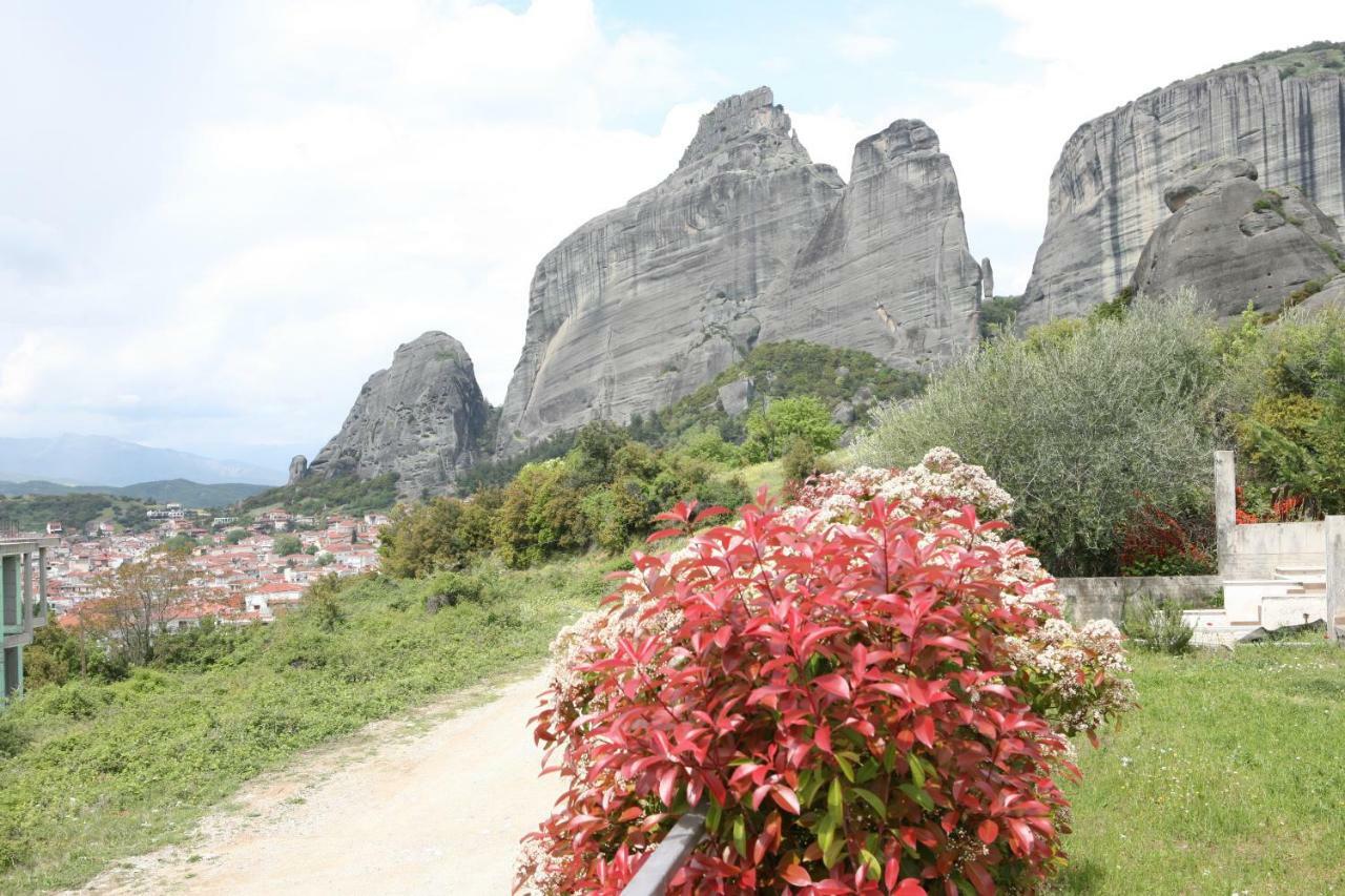 Villa Under Meteora Калампака Экстерьер фото